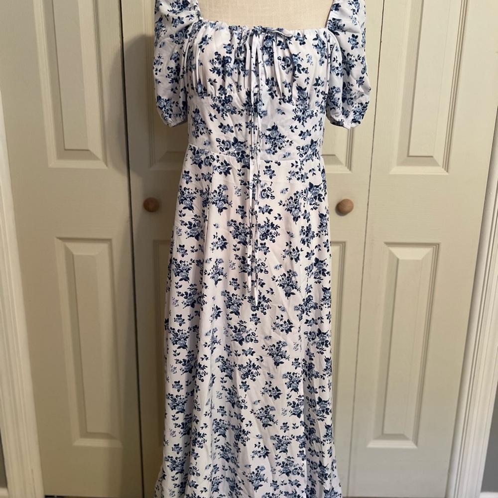 NWOT maxi dress. Size 6